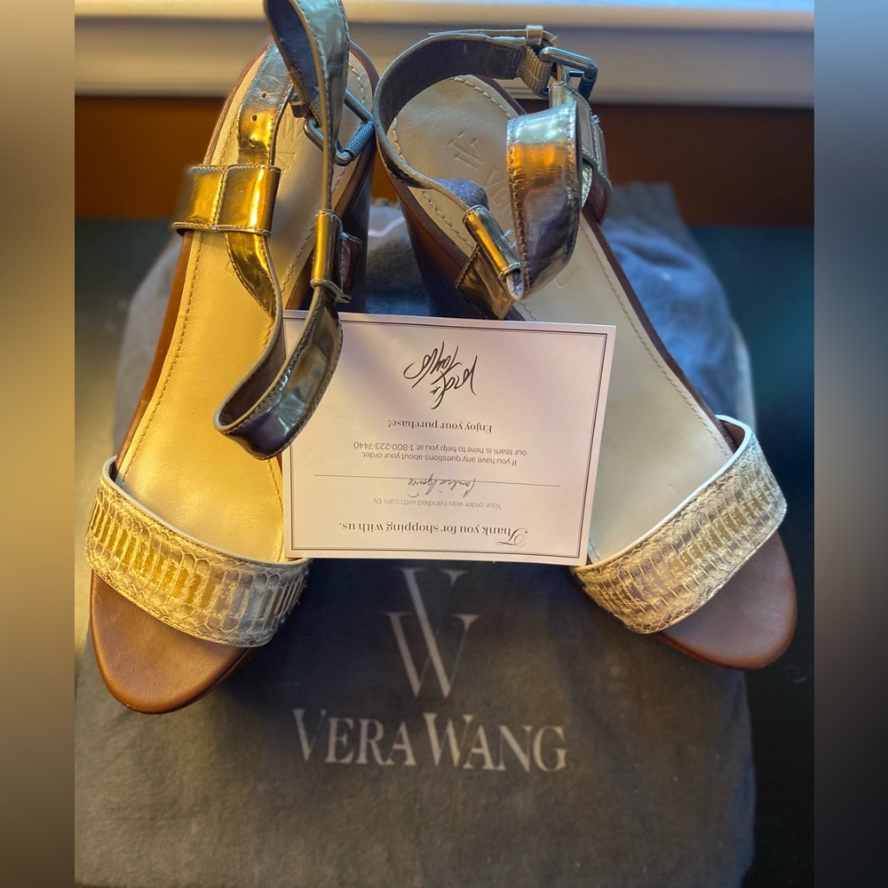 Authentic Vera Wang Jamaya, Gold Wedges size 11 w/box & dust bag |Good Condition